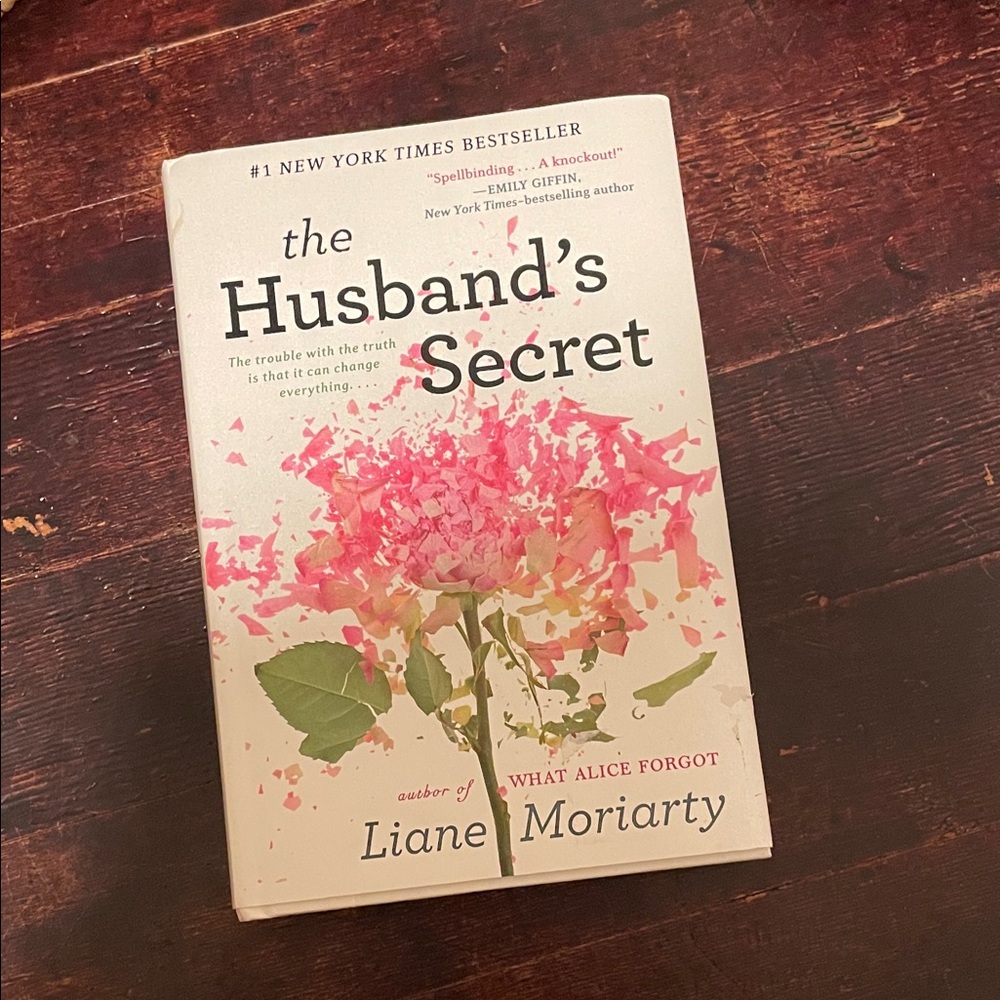 The Husband's Secret by Liane Moriarty